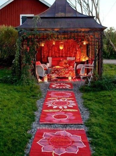 IMAGE: HEATHER BULLARD'S BEAUTIFUL EXAMPLE OF A SHE SHEDS. THE NATIONAL DESIGN ACADEMY GARDEN DESIGN IDEAS IMAGE: HEATHER BULLARD'S BEAUTIFUL EXAMPLE OF A SHE SHEDS. THE NATIONAL DESIGN ACADEMY GARDEN DESIGN IDEAS