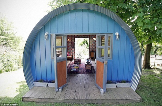 https://ndastaging.nda.ac.uk/wp-content/uploads/2015/04/LOUISE-BELLNERS-BEAUTIFUL-SHE-SHEDS-300x197.jpg IMAGE; LOUISE BELLAER'S BEAUTIFUL SHE SHEDS IDEA. GARDEN DESIGN THE NATIONAL DESIGN ACADEMY