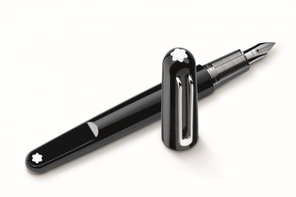 Marc Newson cross discipliniary design examples, The Montblanc M pen in colloboration with Montblanc Marc Newson cross discipliniary design examples, The Montblanc M pen in colloboration with Montblanc. Accessed 17/08/15. http://www.designboom.com.