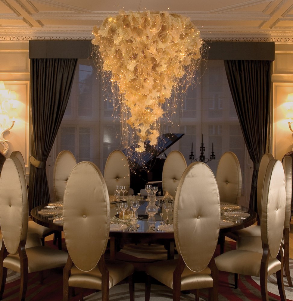 Sparkle All Year: Pleat Light by Sharon Marston at Radlett House, Private residence: http://www.sharonmarston.com/Projects/Radlett_House.htm Sparkle All Year: Pleat Light by Sharon Marston at Radlett House, Private residence: http://www.sharonmarston.com/Projects/Radlett_House.htm